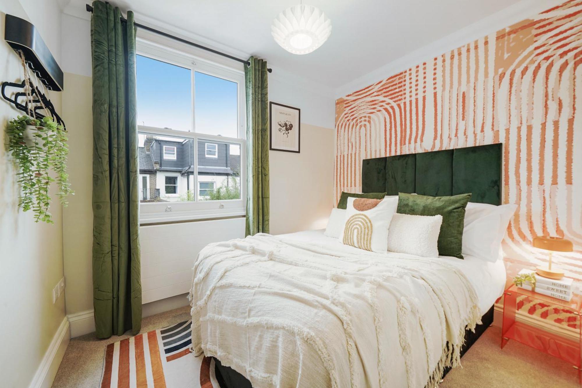 Acton - Hot Tub, Cinema & Gaming Londra