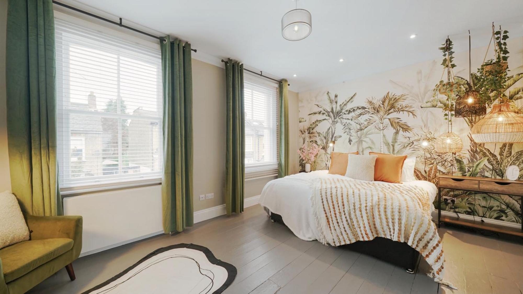 Acton - Hot Tub, Cinema & Gaming * Londra